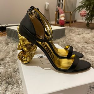 Moschino Heels. Size 7